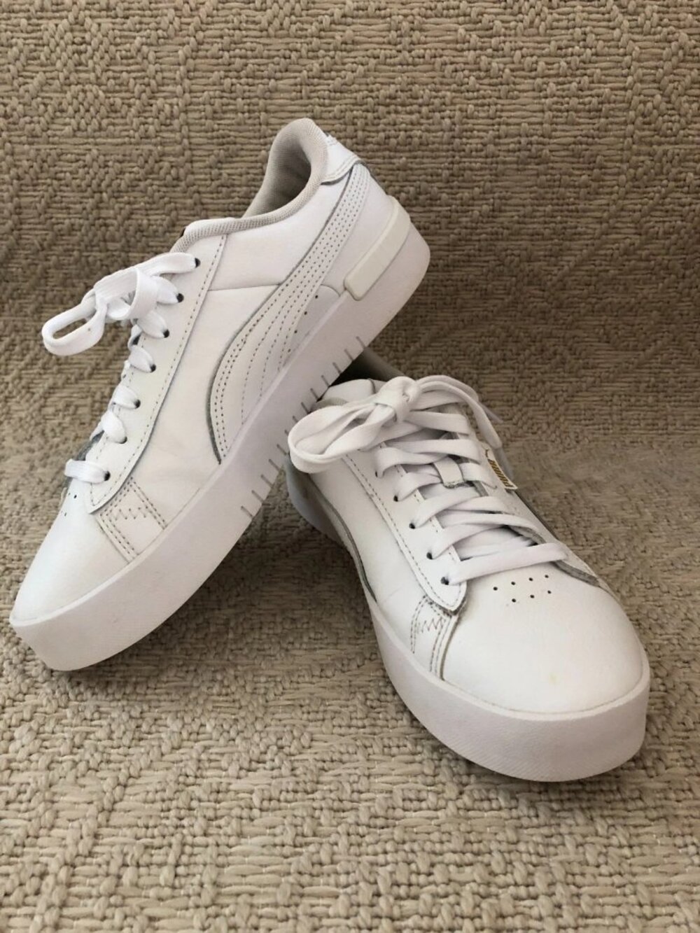 PUMA “Court Sneaker” Women's Retro Walking Tennis Shoe (PUMA White / Gold) Sze 9
